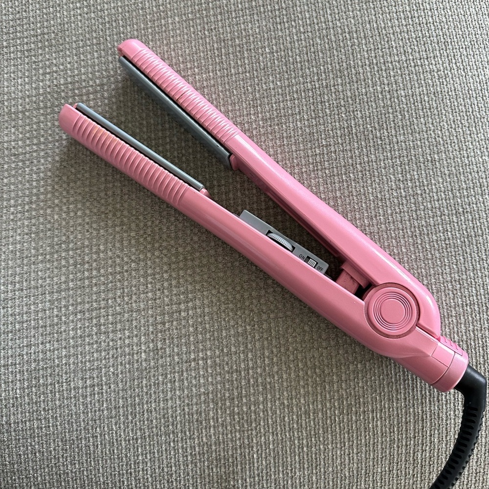 Friction‎ free hair iron:straightener